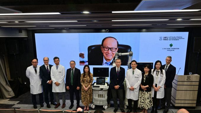 李嘉誠基金會向港大及中大各捐贈一部先進肝癌治療設備。