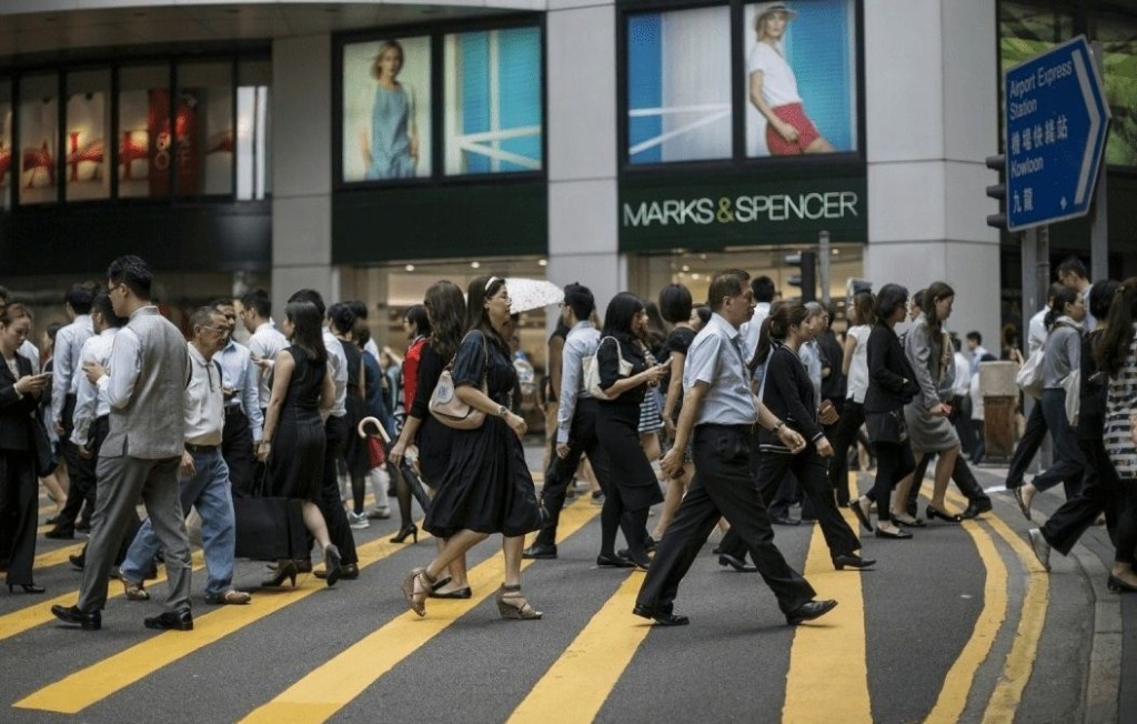 富翁理財調查｜靠3習慣 8年百萬變千萬資產 報告：港人39歲晉身千萬富翁 
