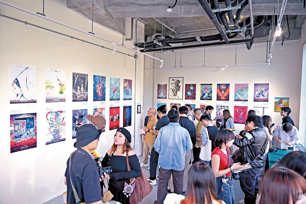 多位藝術家獲邀製作他們眼中的《世外》，在海島藝術社區「馬灣1868」 舉辦展覽。