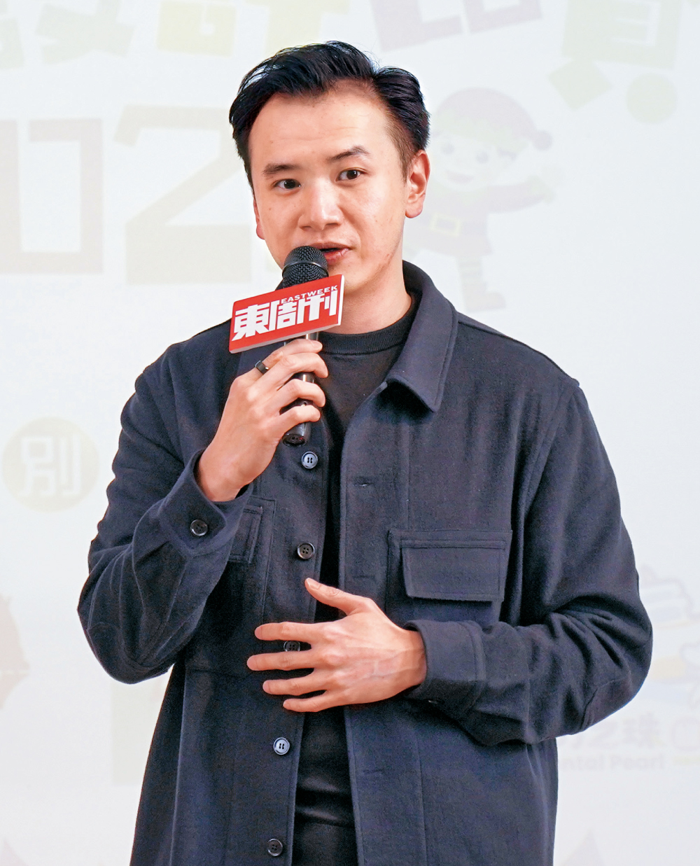 星島雜誌集團總經理兼《東周刊》總編輯任展興於頒獎禮致詞時表示,深受小朋友踴躍參加的誠意所感動,並感謝所有參賽者及團體,即使未能獲獎也不必氣餒,未來會有更多活動讓他們盡展所長。 星島雜誌集團總經理兼《東周刊》總編輯任展興於頒獎禮致詞時表示,深受小朋友踴躍參加的誠意所感動,並感謝所有參賽者及團體,即使未能獲獎也不必氣餒,未來會有更多活動讓他們盡展所長。