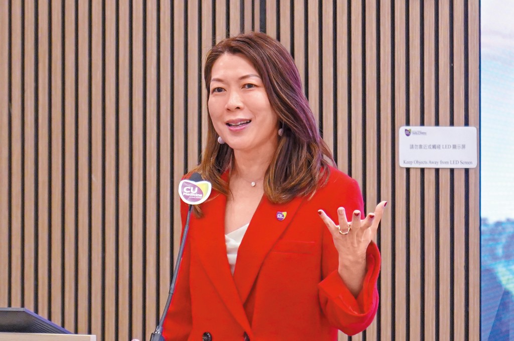 中大醫學院副院長(研究)黃秀娟教授表示,要為中大醫學院打造為賦能女性的先驅。 中大醫學院副院長(研究)黃秀娟教授表示,要為中大醫學院打造為賦能女性的先驅。