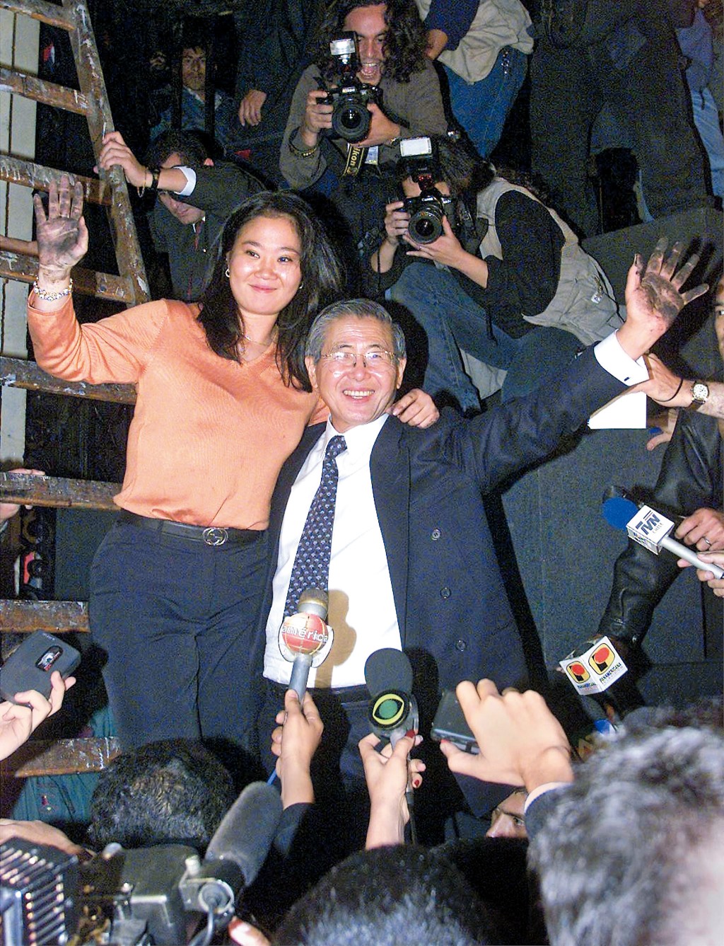 秘魯前總統藤森謙也在位時與妻子離婚，其女兒惠子接替其母履行第一夫人職責。