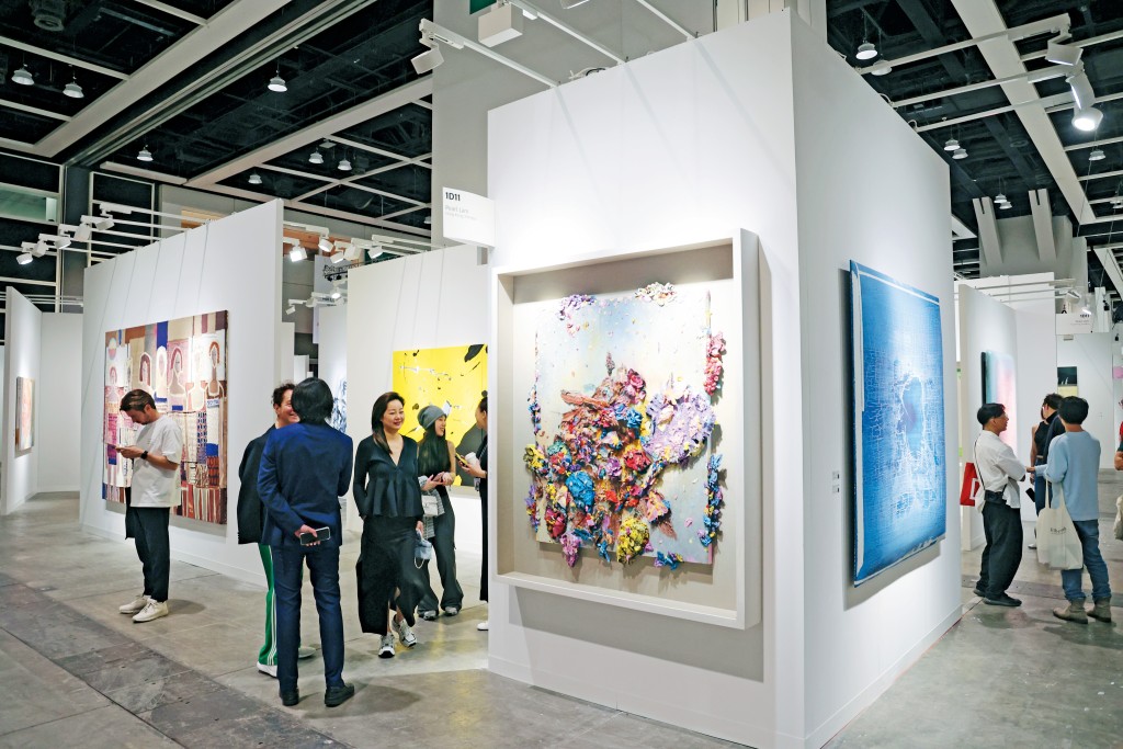 藝術門畫廊於Art Basel內擺放了多個外國藝術家的作品。