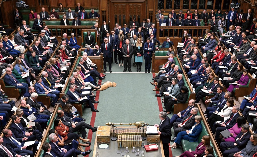 改革黨躋身成為會員最多兼具管治能力的政黨後，英國政壇正由「兩強對決」走向「三方混戰」。