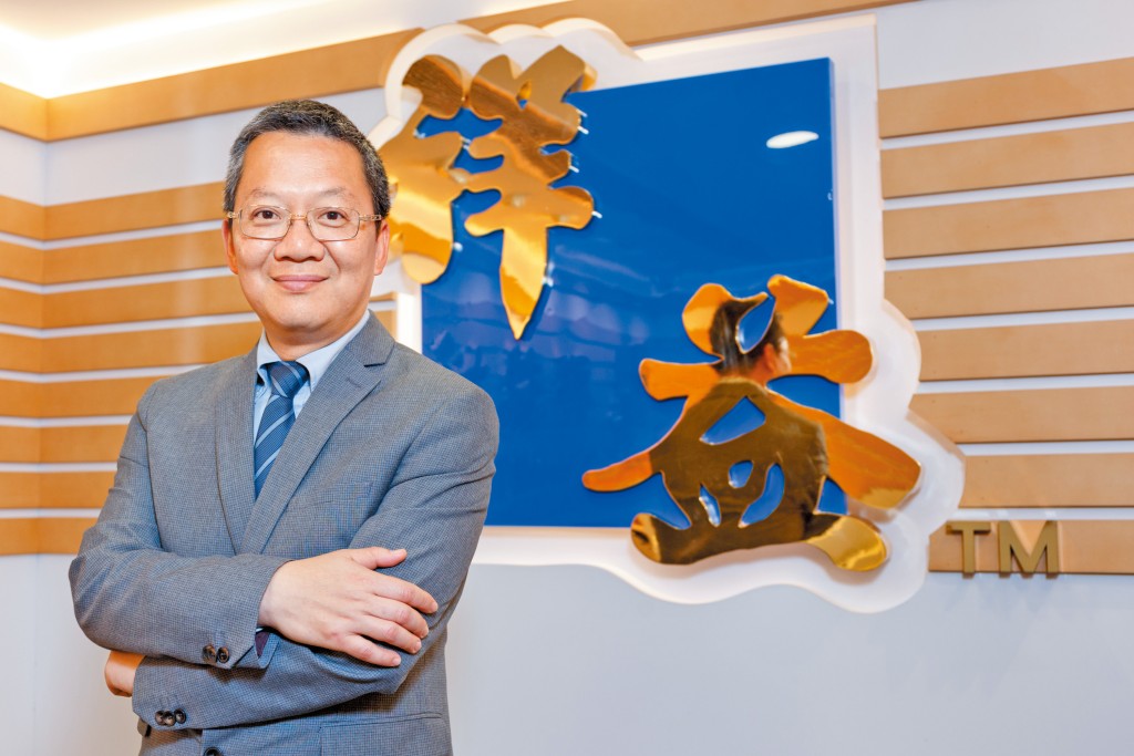 祥益地產總裁汪敦敬分析,二月至今屯門樓價已升了兩成,屯門市廣場亦有業主持貨約六個月,八月轉手帳面獲利七十四萬元。 祥益地產總裁汪敦敬分析,二月至今屯門樓價已升了兩成,屯門市廣場亦有業主持貨約六個月,八月轉手帳面獲利七十四萬元。