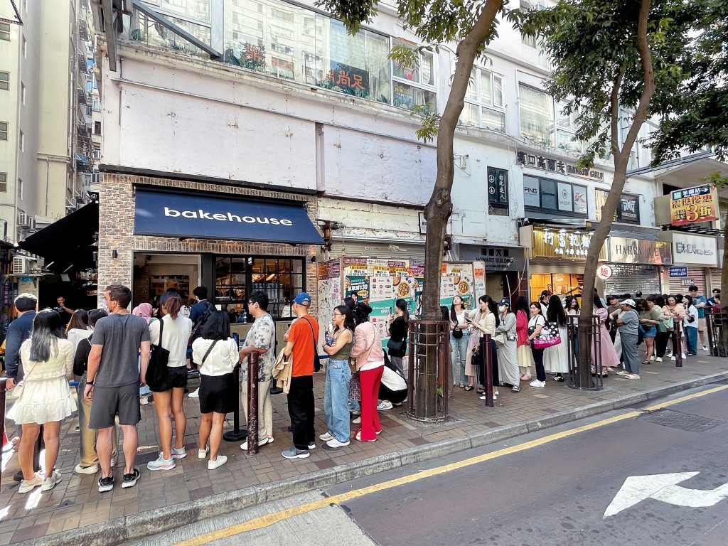 Bakehouse門店外經常都出現大排長龍的情況。