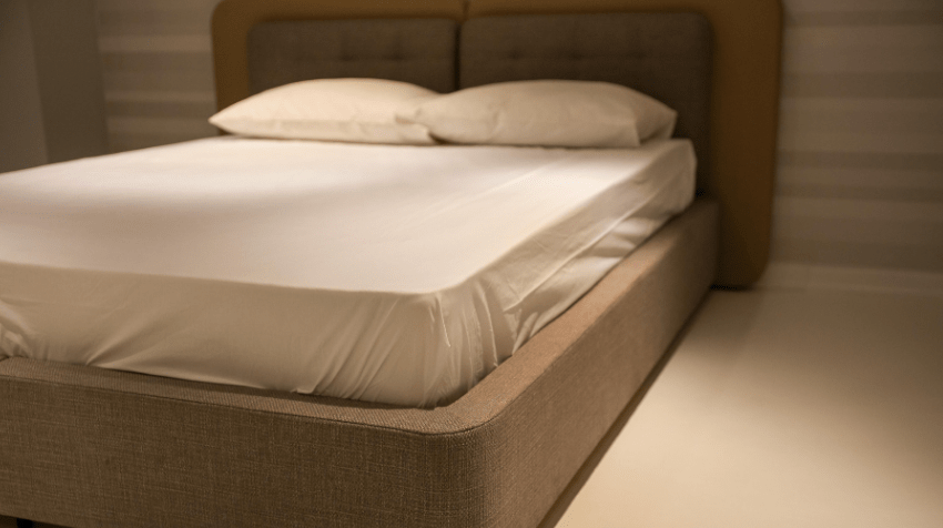 事主形容應徵的房間內部空間非常大。