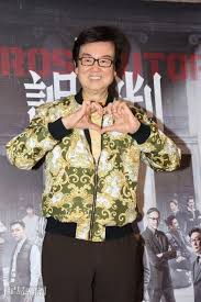 裁判官判刑稱,黃百鳴身為上市公司主席,有絕對話語權,他的行為影響公眾對證券市場的信心,電影業的貢獻不是減刑理由,判處他監禁5個月,罰款約10萬元。 裁判官判刑稱,黃百鳴身為上市公司主席,有絕對話語權,他的行為影響公眾對證券市場的信心,電影業的貢獻不是減刑理由,判處他監禁5個月,罰款約10萬元。