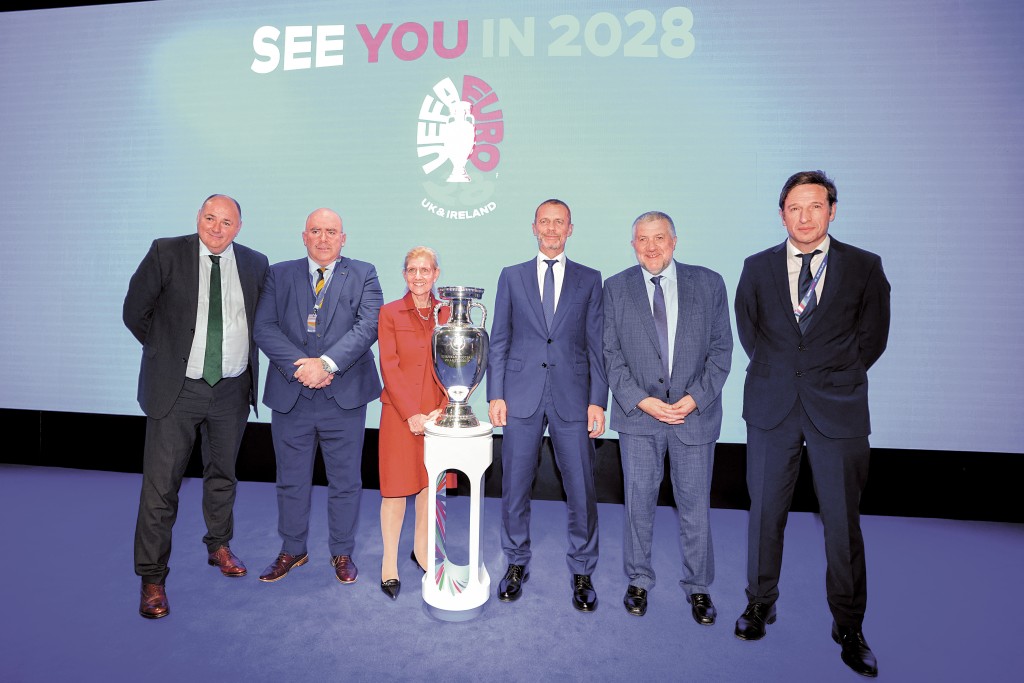 四年一席的歐洲國家盃將由英國及愛爾蘭合辦，UEFA明言若與FIFA決裂，不排除歐國盃會每兩年一屆。