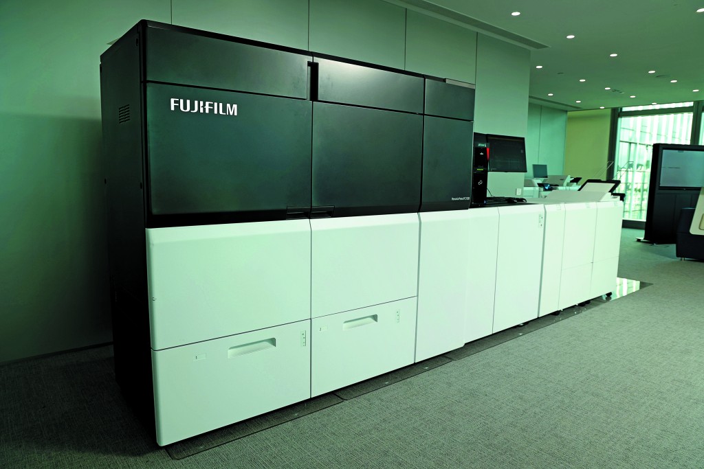 FUJIFILM BI HK的旗艦數碼生產機Revoria Press PC1120配備市場首創六色打印引擎。