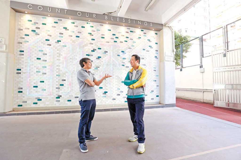 長天全人教育基金在歷任校長,包括潘盛楷校長(左一)推動下,盼讓學生不會因經濟能力而失去學習機會。 長天全人教育基金在歷任校長,包括潘盛楷校長(左一)推動下,盼讓學生不會因經濟能力而失去學習機會。