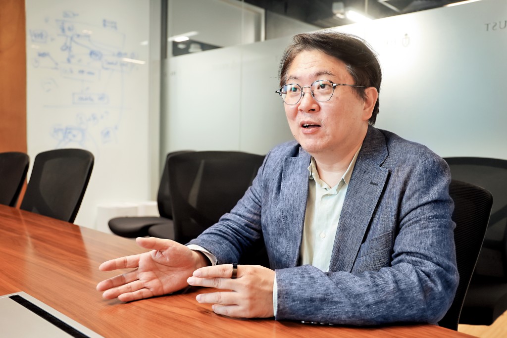 大學同時修讀商科與電腦,培養出兼具科技視角與商業策略的思維。 大學同時修讀商科與電腦,培養出兼具科技視角與商業策略的思維。