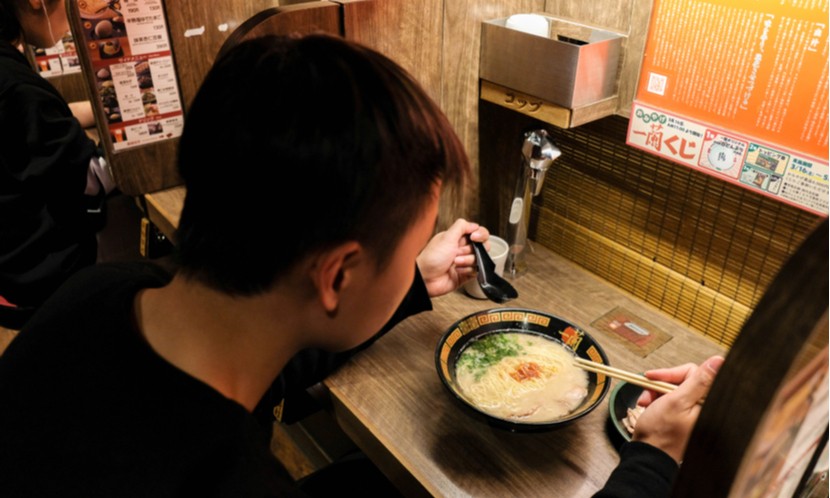 「自閉拉麵」是日本獨身主義所衍生的其中一項產物。