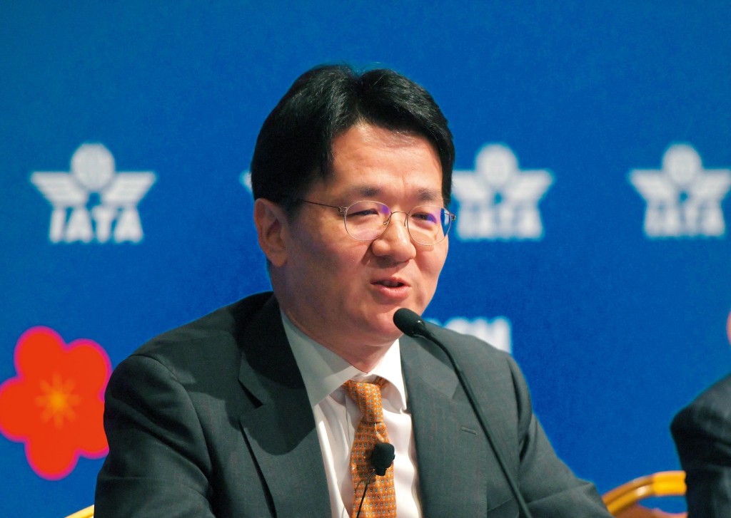 大韓航空行政總裁趙源泰一九年接手家族企業，認為今次合併有助提升仁川機場與區內 其他機場的競爭。