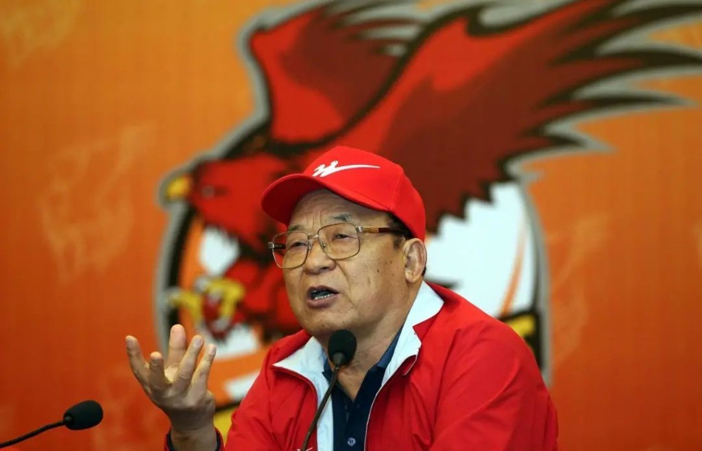 八十四歲汪海發公開信宣布與獨子汪軍、媳婦徐英斷絕關係，列舉兩人「十一宗罪」，大爆兒媳二人擁有美籍身份。