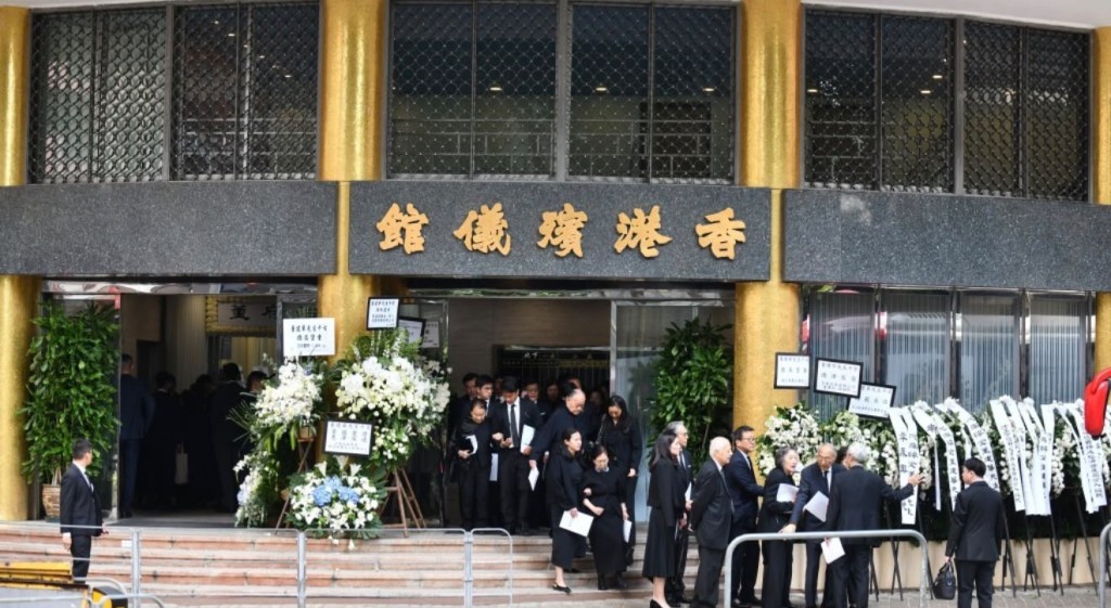 董建華大殮儀式於今早九時舉行，隨即出殯。