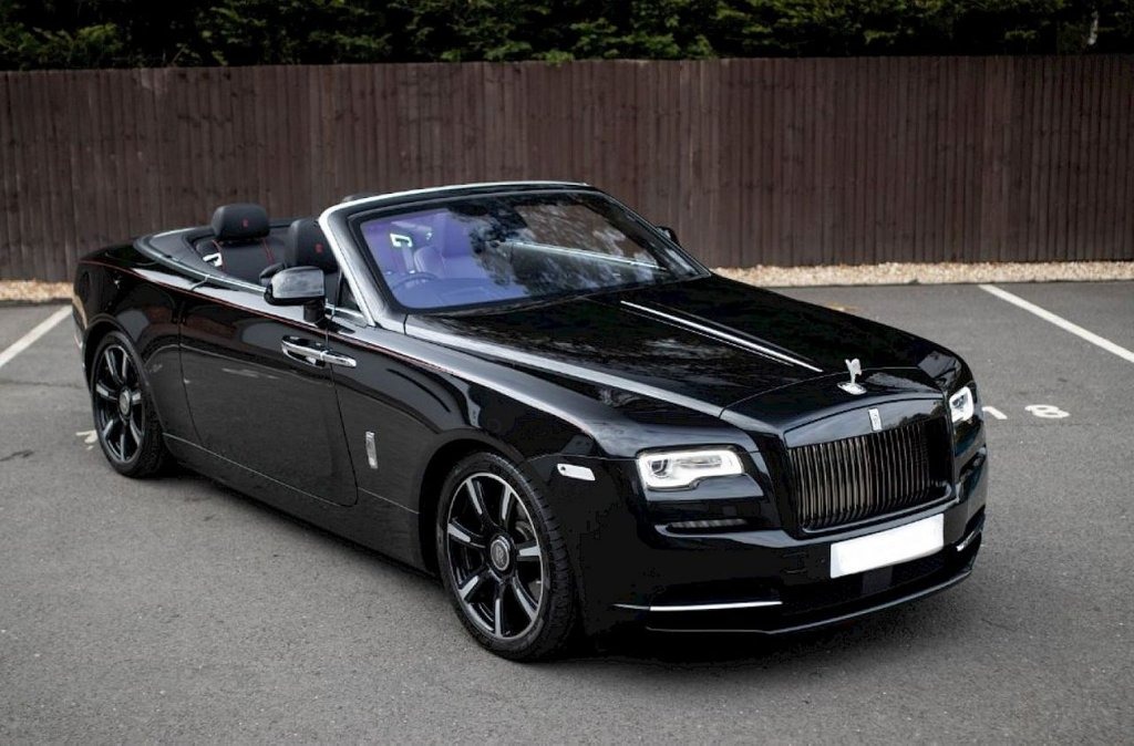 勞斯萊斯開篷跑車Rolls-Royce Dawn V12 Auto去年已宣布停產。