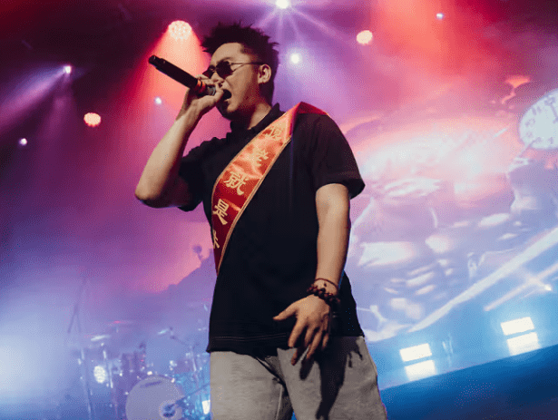 攬佬坦言如果不做Rapper,做甚麼都沒問題,他只要活着就可以了。 攬佬坦言如果不做Rapper,做甚麼都沒問題,他只要活着就可以了。