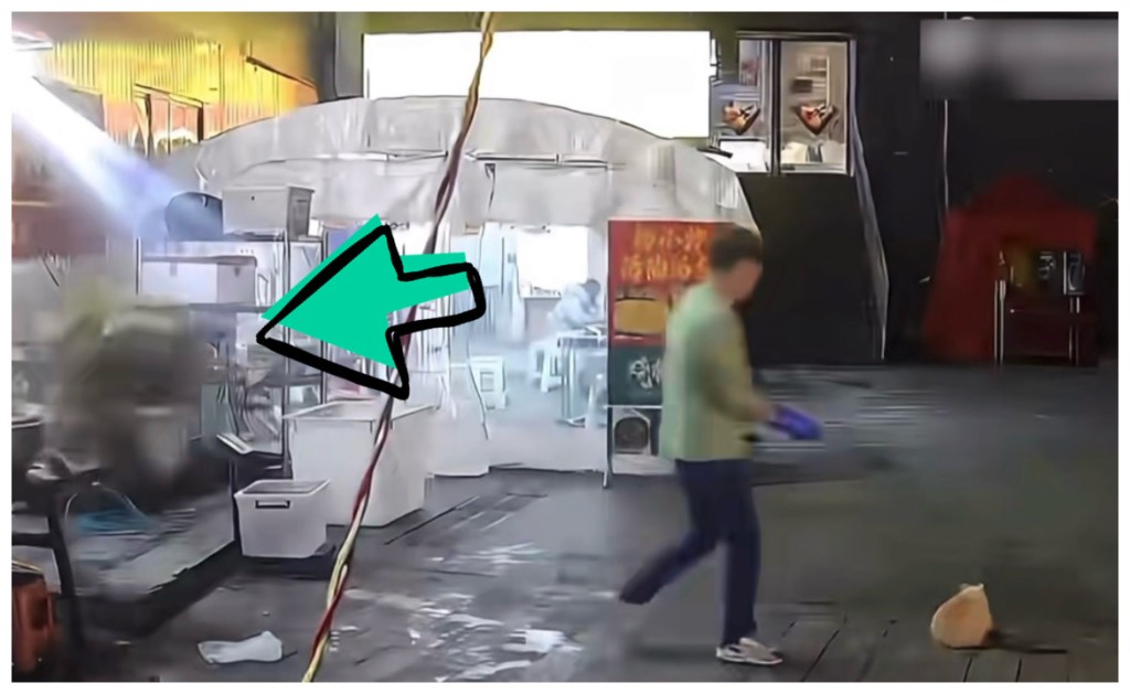 老闆行開兩秒，花盆便從高空墜下！