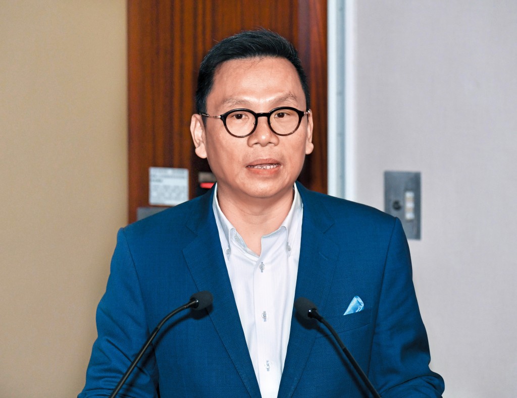 陳恒鑌認為當局可與業界商討如何優化和完善跨境小汽車的服務。