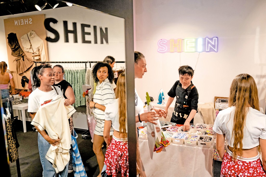 港交所公開資料顯示，正處理逾二百三十宗上市申請，但仍未計快時尚平台Shein等盛傳已秘密申請的個案。