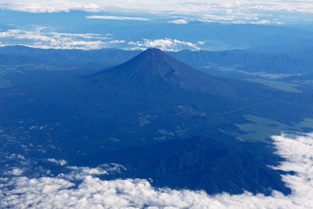 富士山開放的登山期是每年7月1日至9月10日。法新社 