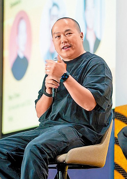 陳展程去年入股濠暻科技改名迷策略,英文名MemeStrategy,與美國的「囤幣股」祖宗MicroStrategy非常相似。 陳展程去年入股濠暻科技改名迷策略,英文名MemeStrategy,與美國的「囤幣股」祖宗MicroStrategy非常相似。