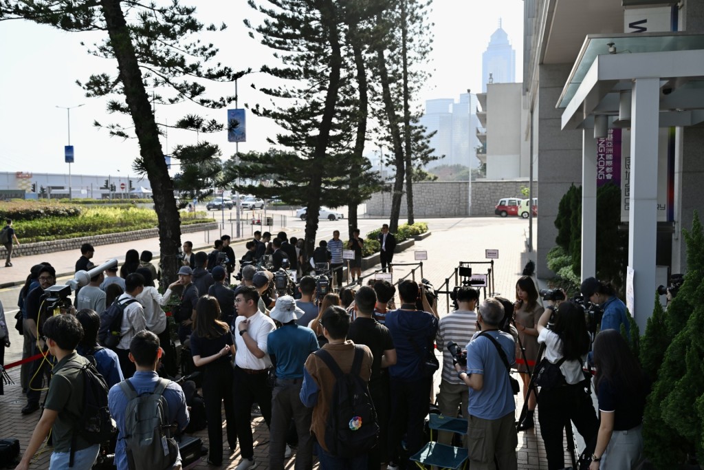 就大埔宏福苑火災成立的獨立委員會今天（19日）舉行第1場聽證會，聽取證據。