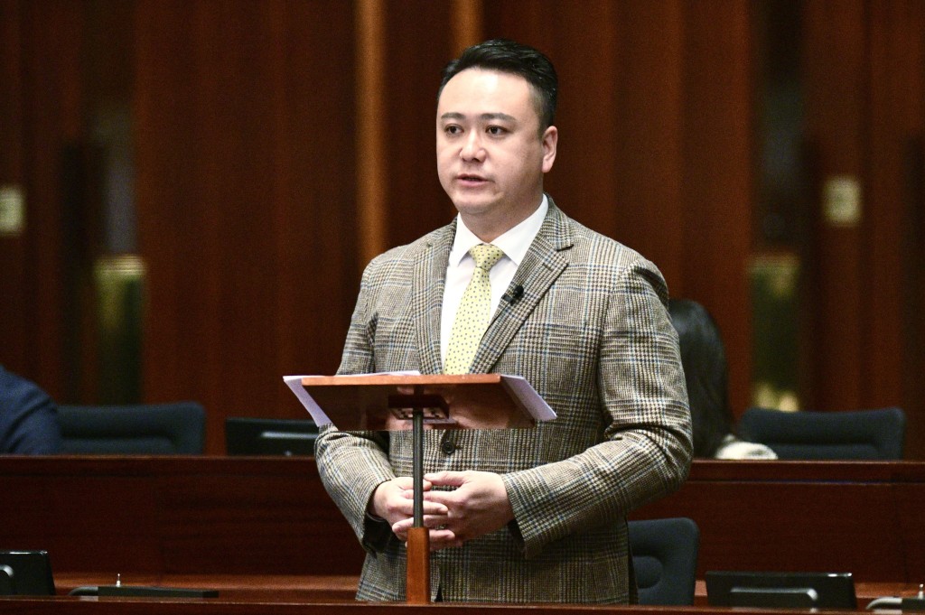 新界東南立法會議員李世榮建議未來可在東壩一帶引入電動觀光車。 新界東南立法會議員李世榮建議未來可在東壩一帶引入電動觀光車。
