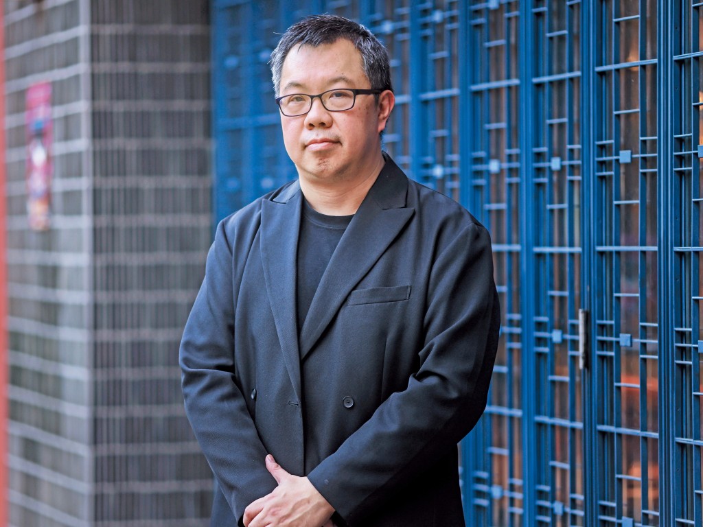 李聲揚估計今輪減價戰的折扣幅度約八折左右已是極限，因為超市本業淨利率不高，再低便會陷入賣一件蝕一件的局面。