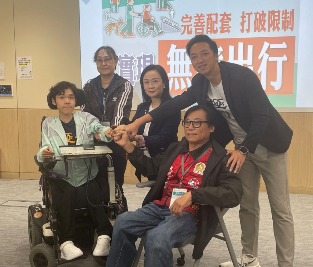 陳梓鍵（左下 ）、陳凱欣（中）、盧俊賢（右上 ）及葉湛溪（右下 ）