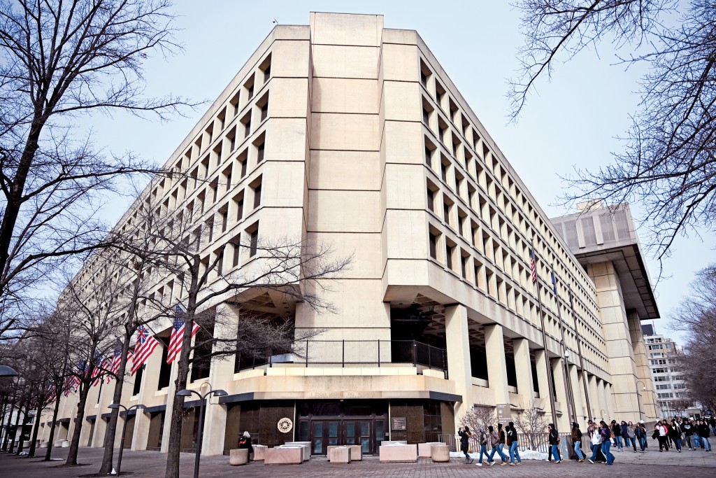 獲特朗普任命為FBI局長的帕特爾從未擔任執法人員,被質疑是「外行人帶領內行人」。 獲特朗普任命為FBI局長的帕特爾從未擔任執法人員,被質疑是「外行人帶領內行人」。