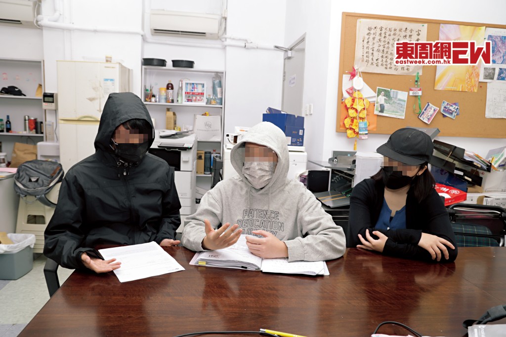 三名曾替「前線教育」工作的青年指控機構拖欠工資，其中阿偉（左） 及阿傑 （中）更指被逼替公司向財務公司借錢。