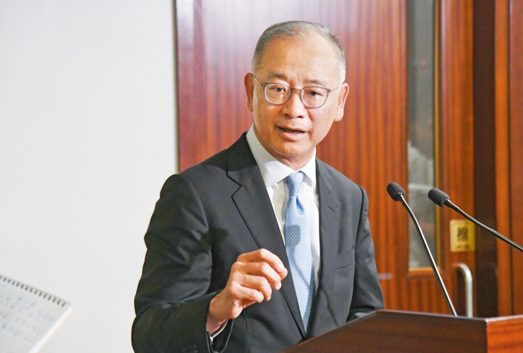 金管局總裁余偉文早前罕有開聲,稱有必要防範市場及輿論過度炒作穩定幣概念。 金管局總裁余偉文早前罕有開聲,稱有必要防範市場及輿論過度炒作穩定幣概念。