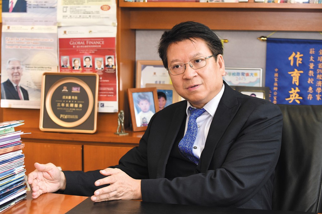 莊太量認為, 「早晨體育經濟」 未必能搵真銀,因本地球迷習慣看完球就即刻睡覺。 莊太量認為, 「早晨體育經濟」 未必能搵真銀,因本地球迷習慣看完球就即刻睡覺。