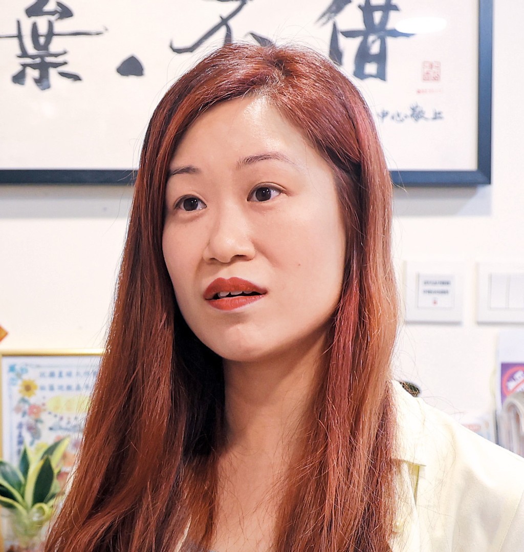 路德會青亮中心主任梁翠儀表示，在青年輔助個案中，涉及參與網上賭博的數字有明顯上升，其中三成欠債六十萬元或以上。