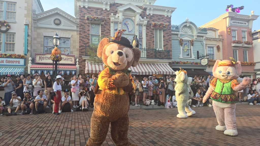 賓客人均消費增長28%，反映出遊客在園內的消費意願顯著提升。