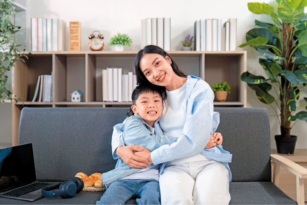 家長肯站在小朋友那邊，聆聽他們的需要，才能建立互信關係。