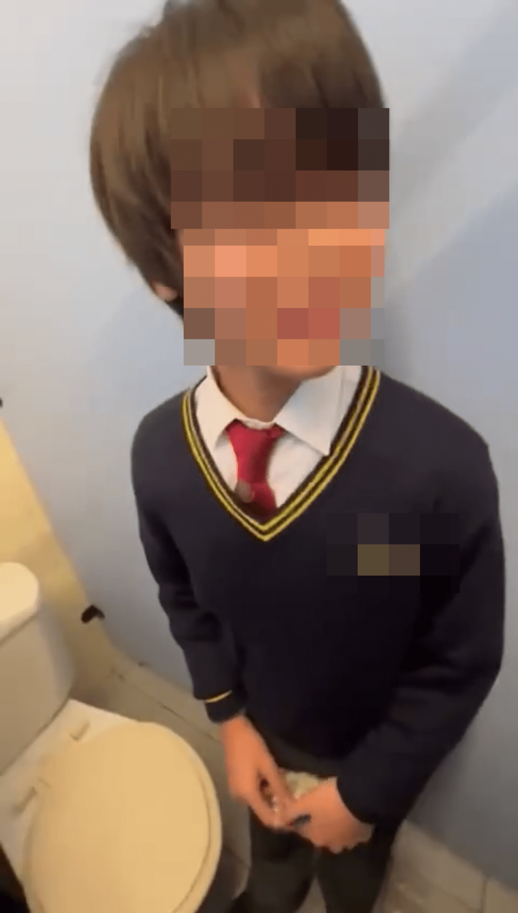 男生揚言「無所謂啦、好多人都知啦」，更大爆「X Sir都知啦！」Threads網片截圖