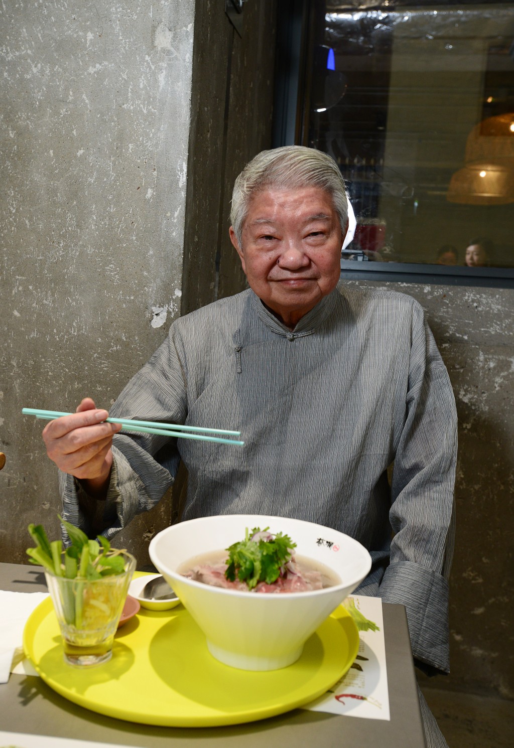 蔡瀾辭世 | 市民感惋惜 盛讚其才情 對本地飲食文化貢獻良多 蔡瀾辭世 | 市民感惋惜 盛讚其才情 對本地飲食文化貢獻良多