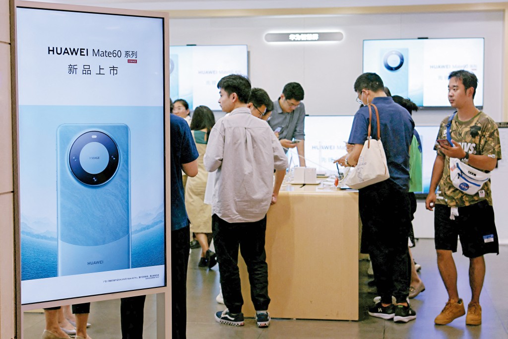 華為重返手機市場後，成功搶去蘋果的市場份額，更一度超越蘋果。