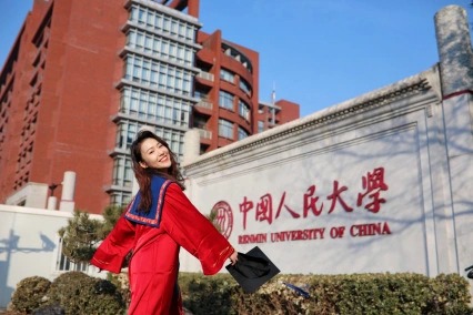 雷詩情2021年起在中國人民大學攻讀載人航太人因工程方向碩士，但百度沒有提及她畢業了沒有