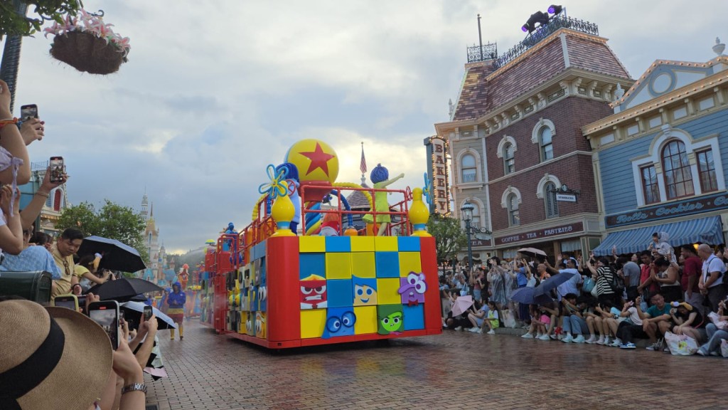 非本地巿民入場人次增長連續第二年超過香港整體訪港旅客人數的增幅。