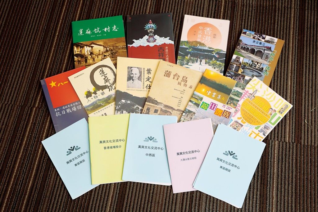 蘇sir的作品五花八門，由受歡迎的潮語系列，到鄧族歷史、香港中式建築，甚至針對傷殘人士的第一本無障礙旅遊天書都有。