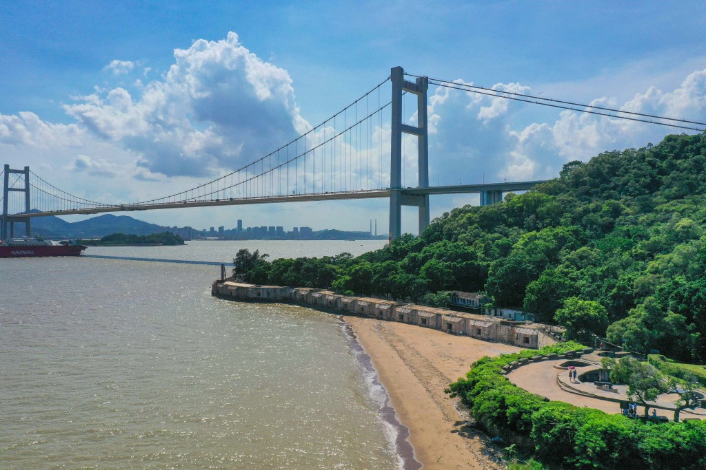 端午假期,多條連接香港與內地的主要通道車流將顯著增長。 中新社 端午假期,多條連接香港與內地的主要通道車流將顯著增長。 中新社
