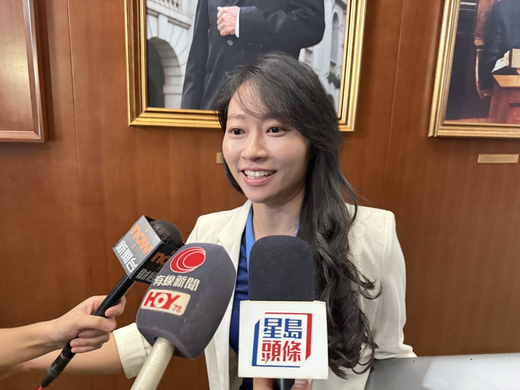 陳穎欣表示,參選名單將等待工聯會決定,目前未獲開會通知 陳穎欣表示,參選名單將等待工聯會決定,目前未獲開會通知