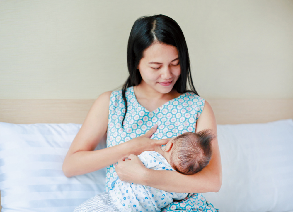 在餵哺母乳期間,媽媽的腸道微生態可以對嬰兒的腸道微生態和日後健康產生影響。 在餵哺母乳期間,媽媽的腸道微生態可以對嬰兒的腸道微生態和日後健康產生影響。