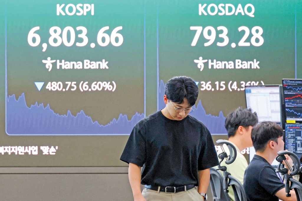 韓國股市今年出現「異象」，KOSPI指數仍是全球表現最好的主要市場，但同時有大批股民輸身家甚至破產。