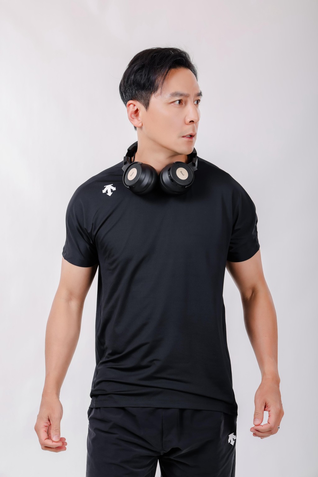 藝人吳彥祖作為今年「ART021 HONG KONG香港廿一當代藝術博覽會」的藝術及文化推廣大使,更獲邀成為ART021 HONG KONG Sun Life永明展館的客席藝術家。 藝人吳彥祖作為今年「ART021 HONG KONG香港廿一當代藝術博覽會」的藝術及文化推廣大使,更獲邀成為ART021 HONG KONG Sun Life永明展館的客席藝術家。