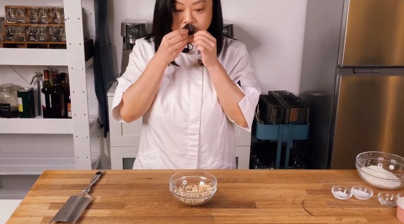 周靈山花了整整一年時間,學習製作各款點心 周靈山花了整整一年時間,學習製作各款點心